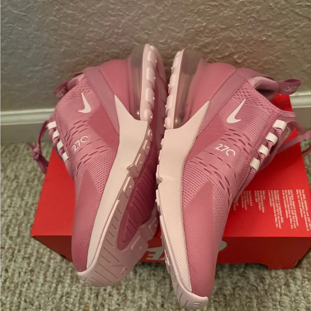 Nike Air Max 270 Kids Sneakers in Pink and White